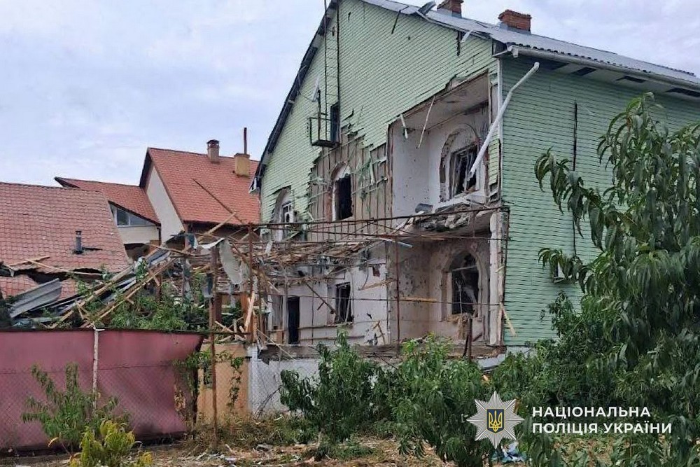 Подробиці обстрілів Нікопольщини і області за добу оприлюднили у поліції. Під ударом були три райони Дніпропетровщини. Поранено правоохоронця. (8) Подробиці обстрілів Нікопольщини і області за добу оприлюднили у поліції. Під ударом були три райони Дніпропетровщини. Поранено правоохоронця. (8)