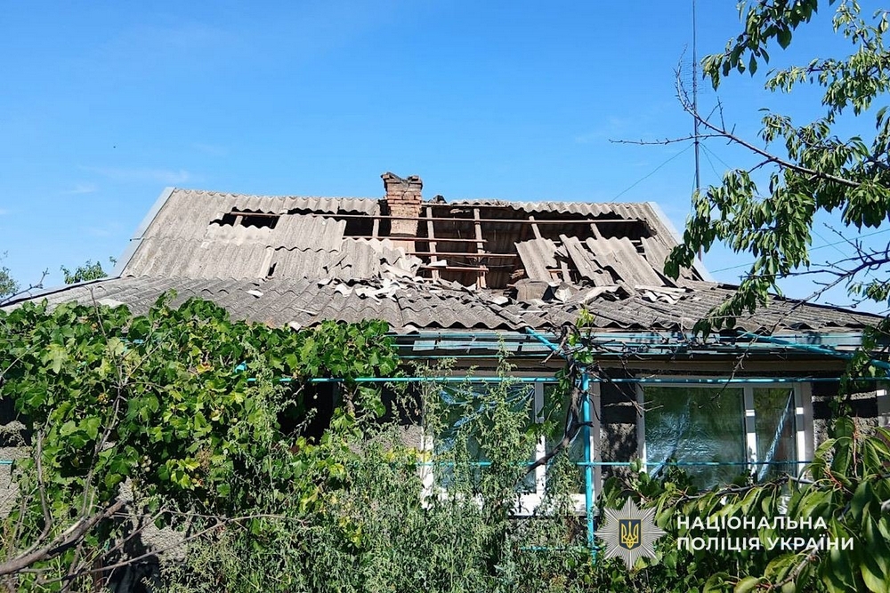 Пошкоджено супермаркет у Нікополі3 Пошкоджено супермаркет у Нікополі3