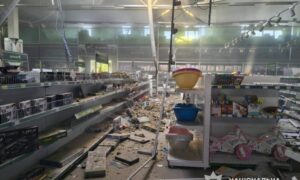 Пошкоджено супермаркет у Нікополі, ворог вдарив по зупинці на Синельниківщині, є постраждалі, ще 2 поранених на Павлоградщині – поліція (фото)