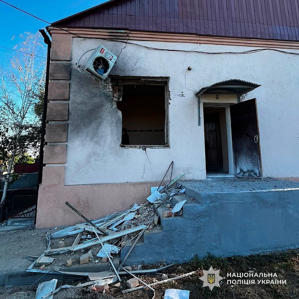 Російський терор триває…. У Нікополі і на Синельниківщині є поранені. Внаслідок ворожих ударів є руйнування. (9) Російський терор триває…. У Нікополі і на Синельниківщині є поранені. Внаслідок ворожих ударів є руйнування. (9)