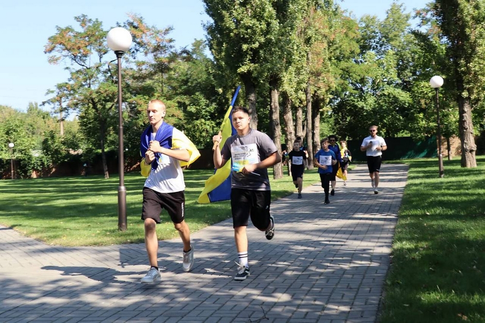 Школярі з Покрова та Нікополя долучилися до забігу14 Школярі з Покрова та Нікополя долучилися до забігу14