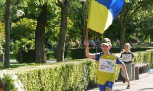 Школярі з Покрова та Нікополя долучилися до забігу «Шаную воїнів, біжу за Героїв України» (фото)