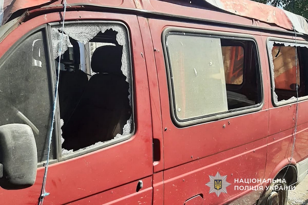 Сьогодні у Нікополі дрон на оптоволокні влучив у будівлю 1