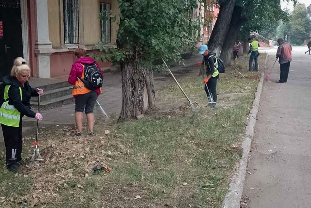 У Марганці комунальники працювали над благоустроєм1