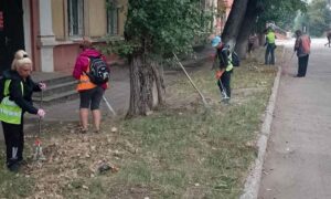 У Марганці комунальники працювали над благоустроєм міста та ліквідацією наслідків обстрілів: що зробили за тиждень (фото)