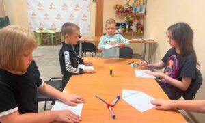 У Нікополі діти грали без гаджетів: як пройшло заняття у Центрі життєстійкості (фото)