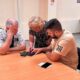 У Нікополі безкоштовно навчають користуватися смартфоном: куди звернутися
