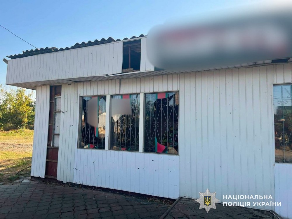У Нікополі і районі, а також на Синельниківщині і у Дніпровському районі ворог тероризував мирних громадян. Є поранені. Це молода жінка і дитина. (5)