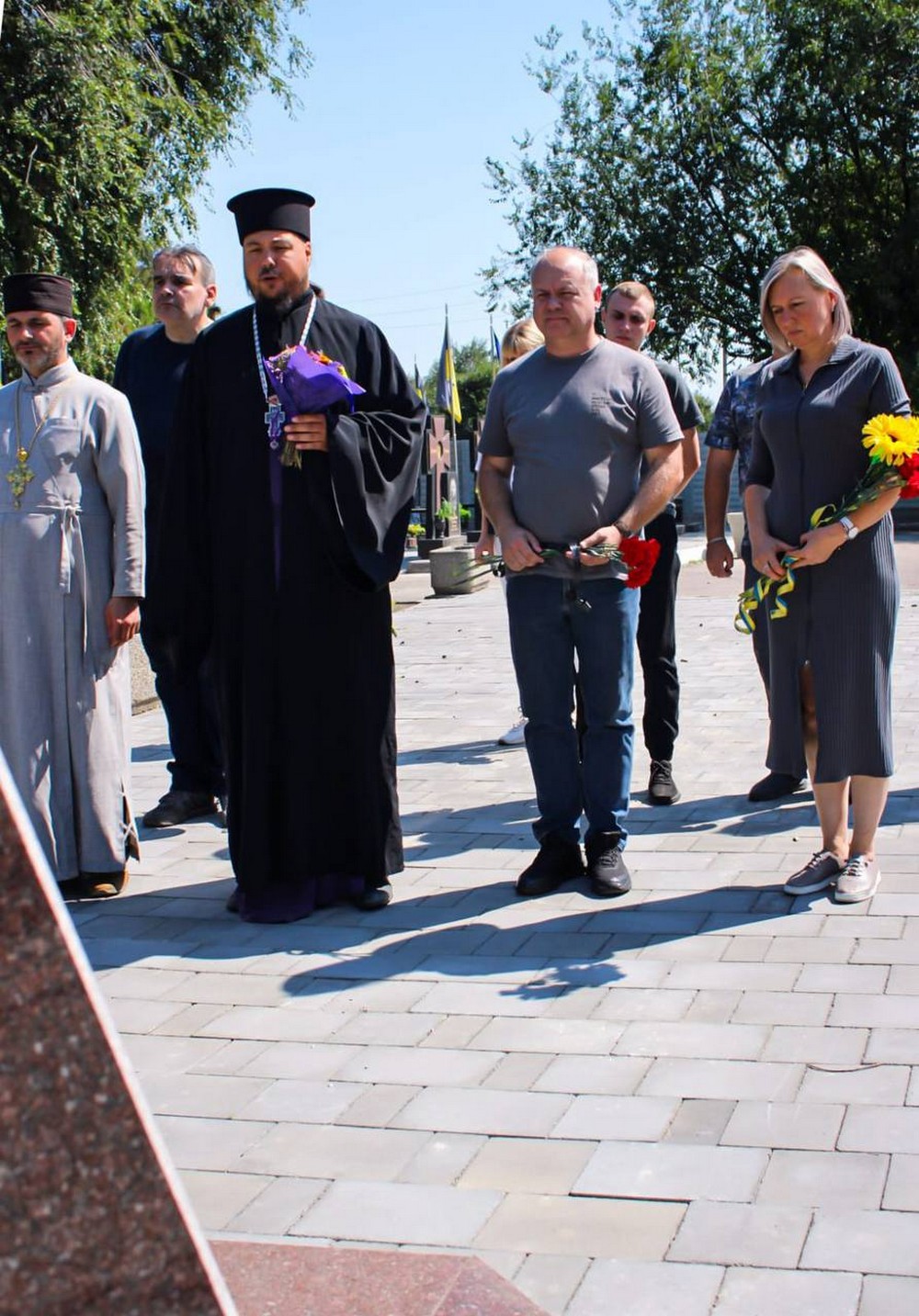 У Нікополі на Алеї Героїв молитовно згадали полеглих Захисників України (11)