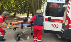 Загинули водії, є поранені у Нікополі і районі, понівечено амбулаторію, 2 навчальні заклади, магазин, також під ударом були три інших райони області (фото)