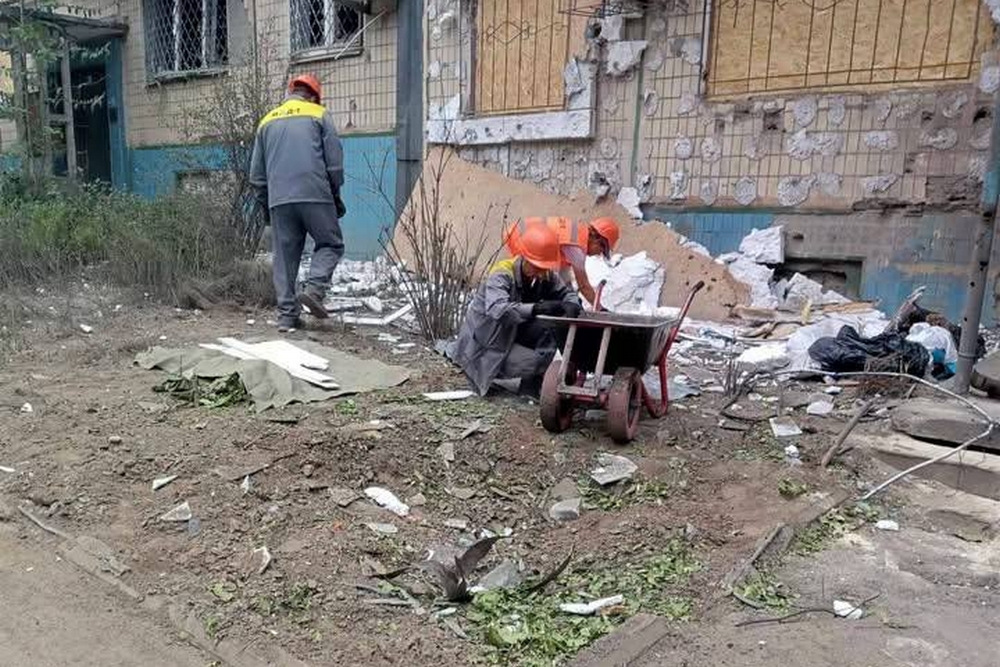 У Нікополі тривають роботи з благоустрою та відновлення15 У Нікополі тривають роботи з благоустрою та відновлення15