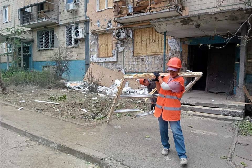 У Нікополі тривають роботи з благоустрою та відновлення16 У Нікополі тривають роботи з благоустрою та відновлення16