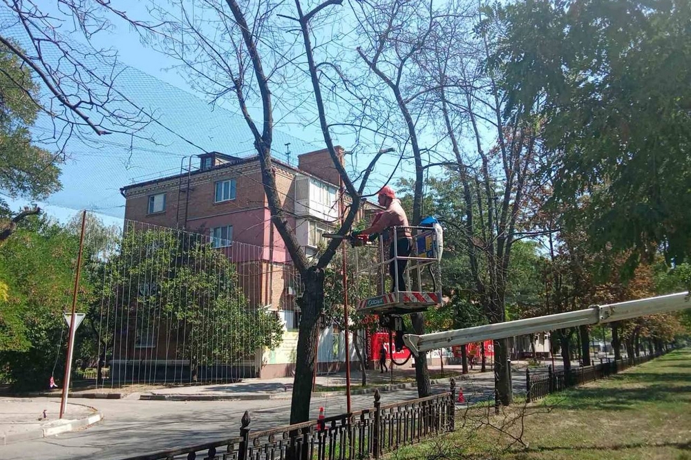 У Нікополі тривають роботи з благоустрою та відновлення4 У Нікополі тривають роботи з благоустрою та відновлення4