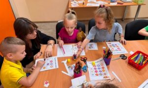 Емоції, кольори та творчість: у Центрі життєстійкості Нікополя провели заняття для дітей (фото)