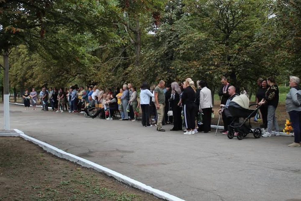 У селі на Нікопольщині відкрили Алею Слави11