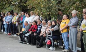 У селі на Нікопольщині відкрили Алею Слави Захисникам України (фото)