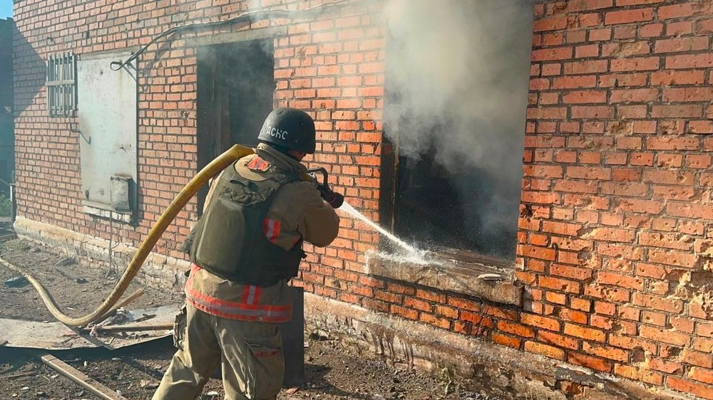 Вбитий і 11 поранених на Нікопольщині, удар по автобусу Дніпро Нікополь, є постраждалий у Кам’янському районі – ще один день кривавих обстрілів Дніпропетровщини (фото) (15)