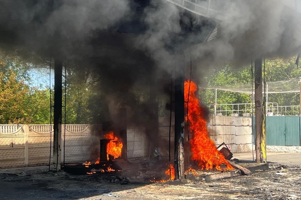 Вбитий і 11 поранених на Нікопольщині, удар по автобусу Дніпро Нікополь, є постраждалий у Кам’янському районі – ще один день кривавих обстрілів Дніпропетровщини (фото) (3)