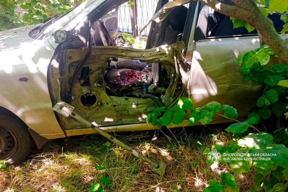 Вбитий і 11 поранених на Нікопольщині, удар по автобусу Дніпро Нікополь, є постраждалий у Кам’янському районі – ще один день кривавих обстрілів Дніпропетровщини (фото) (5)