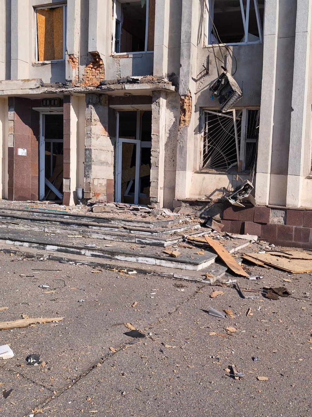 Ворог вдарив по супермаркету у Нікополі5