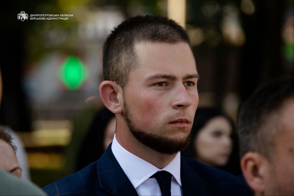 Вшанували пам’ять полеглих Героїв, погасили марку «Ми чекаємо», вручили нагороди як відзначають День Незалежності у Дніпрі (фото, відео) (1) Вшанували пам’ять полеглих Героїв, погасили марку «Ми чекаємо», вручили нагороди як відзначають День Незалежності у Дніпрі (фото, відео) (1)
