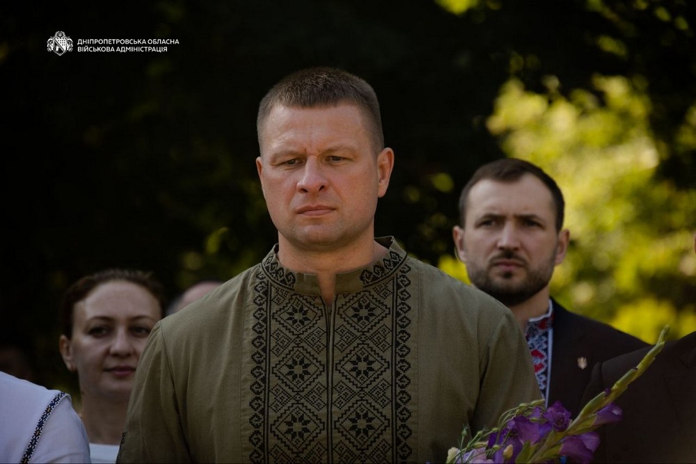 Вшанували пам’ять полеглих Героїв, погасили марку «Ми чекаємо», вручили нагороди як відзначають День Незалежності у Дніпрі (фото, відео) (5) Вшанували пам’ять полеглих Героїв, погасили марку «Ми чекаємо», вручили нагороди як відзначають День Незалежності у Дніпрі (фото, відео) (5)