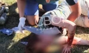 Є вбиті і багато поранених, їх кількість зростає: жахливий удар по ТЦ у Кривому Розі – все, що відомо (відео)