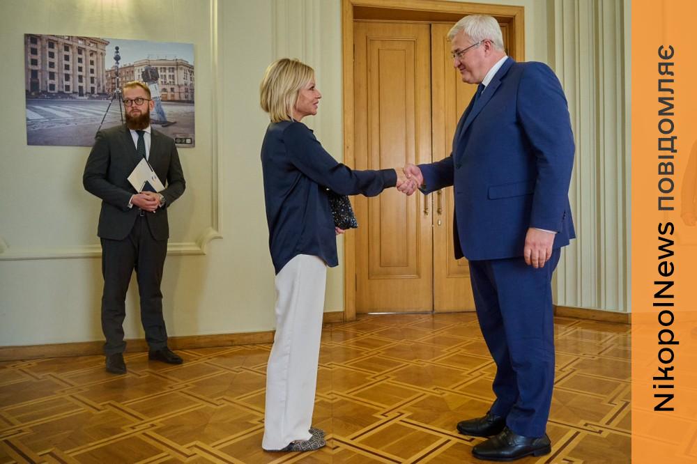 Одна з небагатьох, хто зважився відвідати Нікополь: глава МЗС подякував високопосадовиці ООН