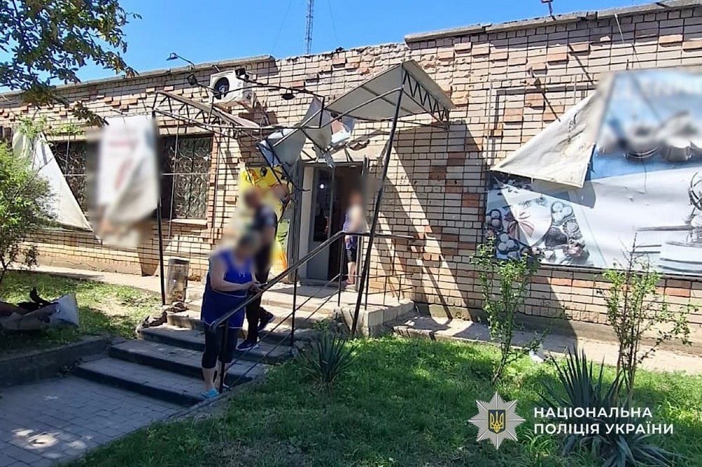 наслідки обстрілів Нікополя та району зафіксували правоохоронці 3 наслідки обстрілів Нікополя та району зафіксували правоохоронці 3