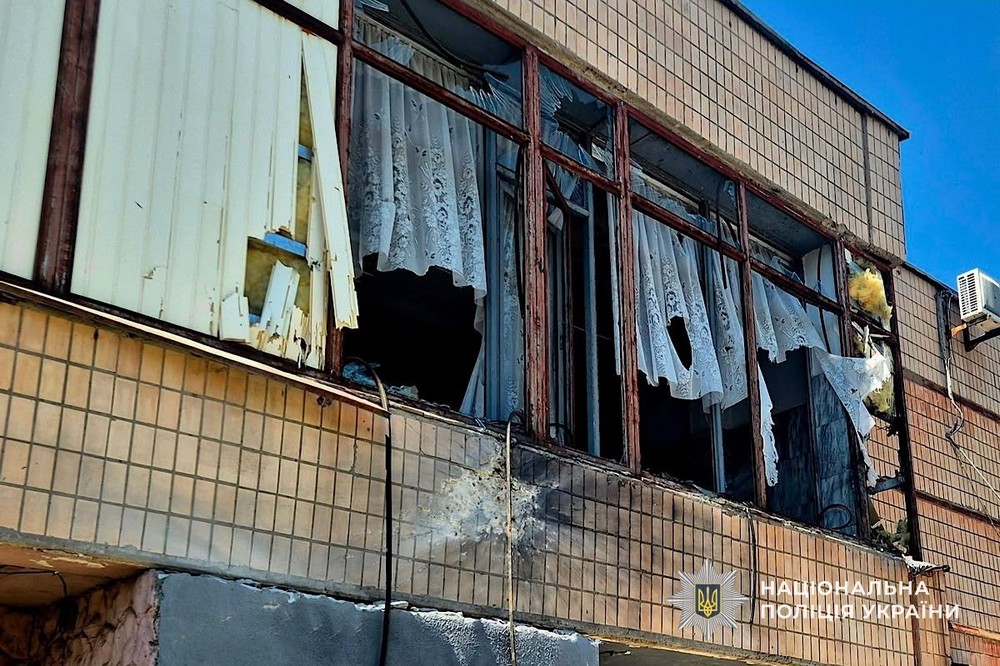 наслідки обстрілів Нікополя та району зафіксували правоохоронці 4 наслідки обстрілів Нікополя та району зафіксували правоохоронці 4