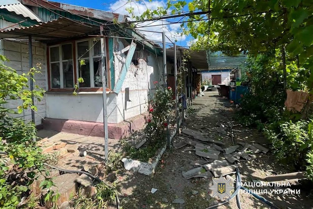 130 ударів по Нікопольщині, 13 поранених у районі і області – поліція розповіла про наслідки терору росіян (фото)