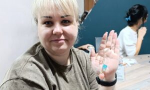 У Нікополі матусі дітей з інвалідністю вчилися сенсорному розвантаженню та створювали прикраси