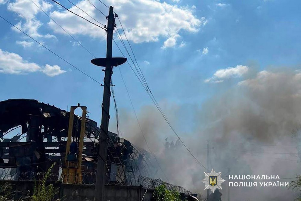 Вбитий і 6 поранених: Нікопольщина, Криворіжжя, Павлоград, Синельниківщина і Дніпровський район були під ударом ворога протягом доби – поліція (фото)