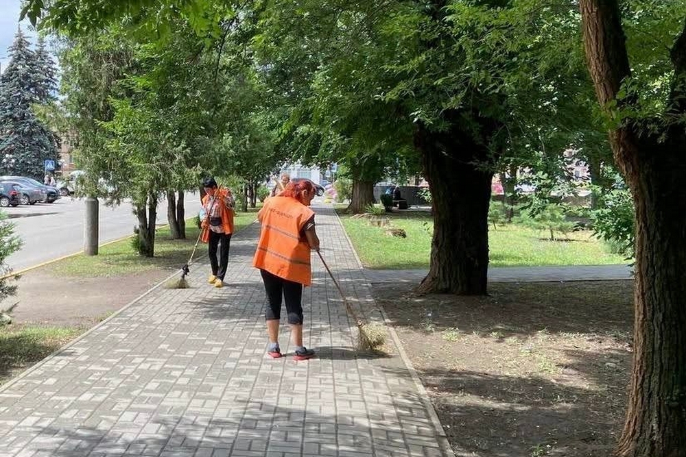 photo 2026 08 21 09 46 24 У Покрові міські служби продовжують дбати про чистоту вулиць (фото)