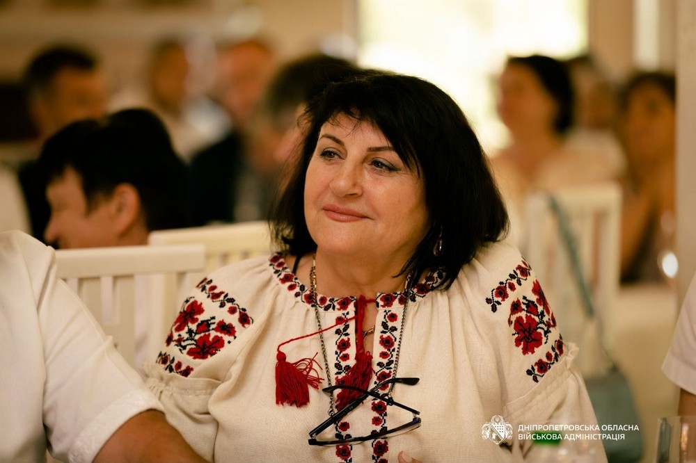 Начальник ДніпроОВА зібрав очільників громад і районів області: разом погасили марку (фото)