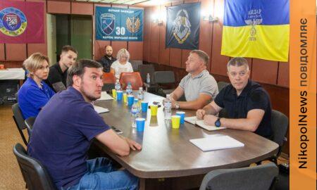 Характер потреб мешканців змінюється: посадовці Нікопольської РВА зустрілися із засновником і головою ГО «Проліска» (фото)