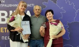Дві освітянки з Покрова отримали відзнаки Міністерства освіти і науки України (фото)