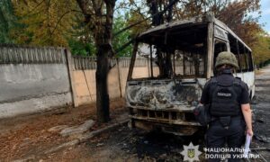 2 загиблих та поранені: про смертельні обстріли Нікополя і району розповіли у поліції (фото)