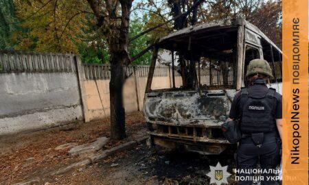 2 загиблих та поранені: про смертельні обстріли Нікополя і району розповіли у поліції (фото)
