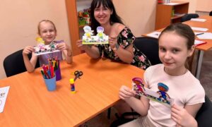 Як відволікти дитину від смартфона: у Центрі життєстійкості Нікополя дітям пропонують цікаву альтернативу гаджетам (фото)