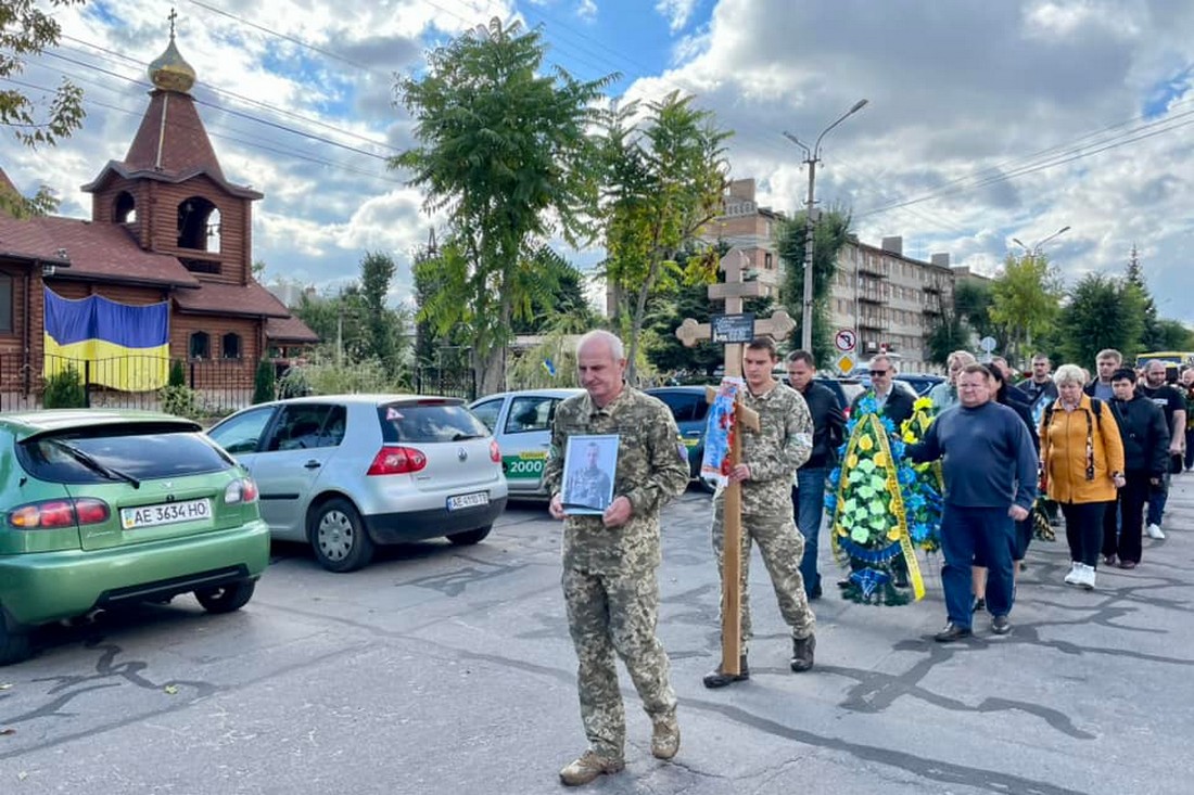 Полеглого на війні Героя провели в останню путь у Нікополі 10 жовтня 2022 року. Полеглого на війні Героя провели в останню путь у Нікополі 10 жовтня 2022 року.