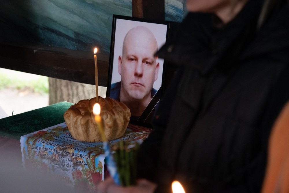 Вбиті росією мешканці Нікопольщини. Захисник Віталій Чередниченко помер 28 вересня 2024 року. Тож сьогодні другі роковини його смерті, і ми вшановуємо пам’ять Героя.