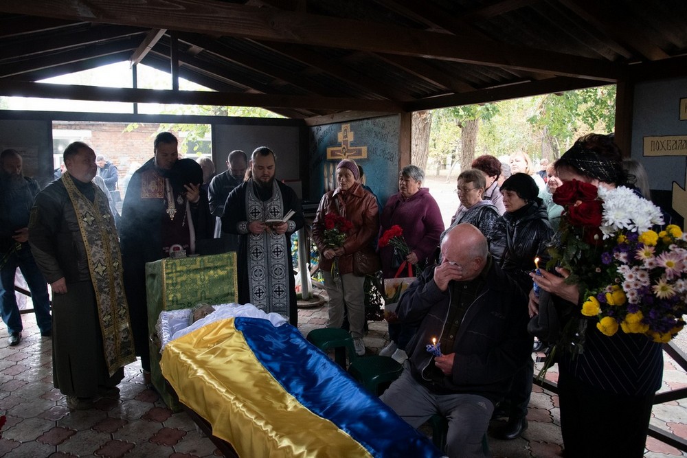 Вбиті росією мешканці Нікопольщини. Захисник Віталій Чередниченко помер 28 вересня 2024 року. Тож сьогодні другі роковини його смерті, і ми вшановуємо пам’ять Героя.