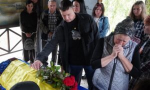 Любив готувати і сам вигадував рецепти, став на захист у перші тижні великої війни: Нікополь провів в останню путь Героя (фото)