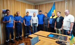 У Нікополі мер привітав і нагородив працівників нафтової, газової та нафтопереробної промисловості