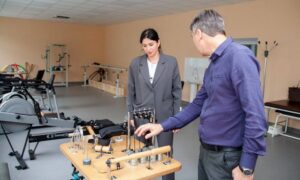 Говорили і про гемодіаліз: заступниця голови Нікопольської РДА зустрілася з директором районної лікарні