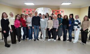 У Нікополі працівників бібліотек привітали із професійним святом і нагородили подяками (фото)