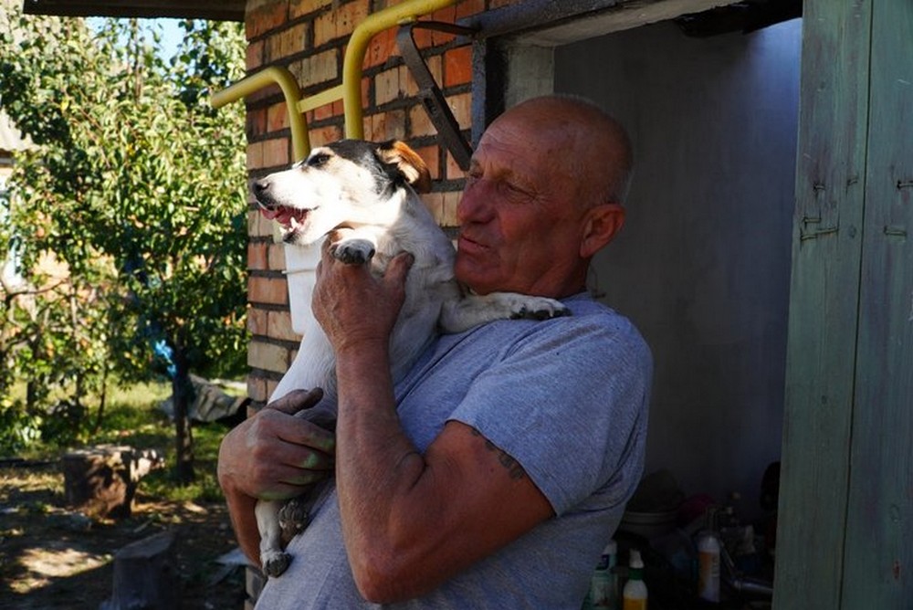 Анатолій зі своєю собакою Білкою. Суспільне Дніпро/Даниїл Ніколаєнко Анатолій зі своєю собакою Білкою. Суспільне Дніпро Даниїл Ніколаєнко