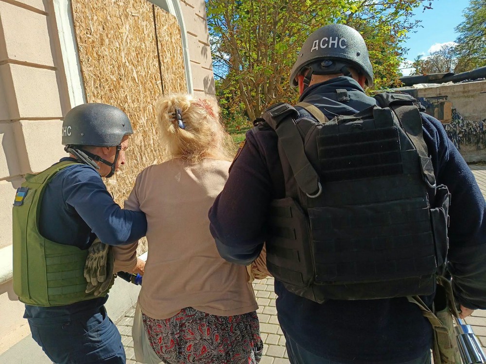 Четверо поранених у Нікополі і районі, під ударом були також Синельниківщина і Самарівський район (фото) (5) Четверо поранених у Нікополі і районі, під ударом були також Синельниківщина і Самарівський район (фото) (5)