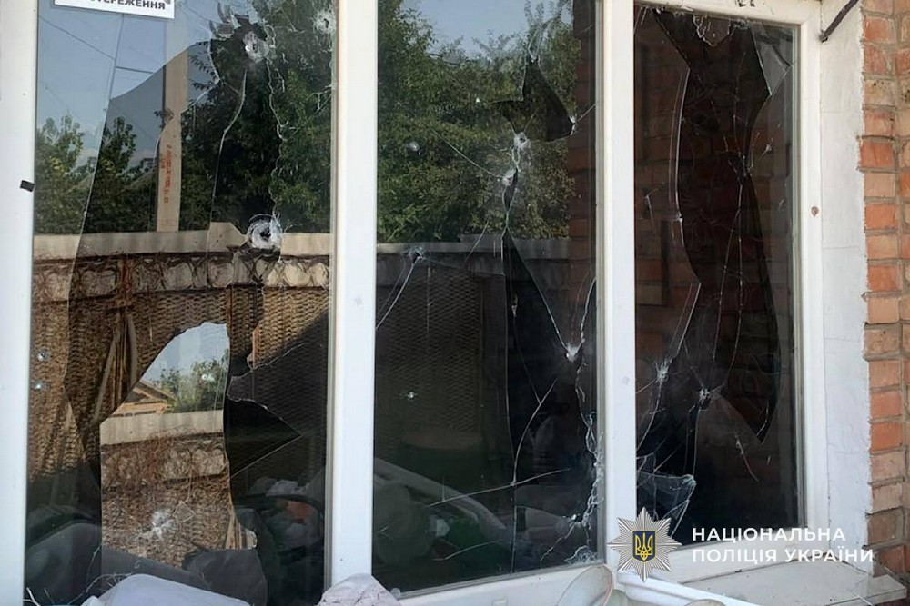Криваві обстріли Нікополя і Марганця, вбито жінку і дитину на Синельниківщині, серед постраждалих маленький хлопчик – подробиці від поліції (фото) (1) Криваві обстріли Нікополя і Марганця, вбито жінку і дитину на Синельниківщині, серед постраждалих маленький хлопчик – подробиці від поліції (фото) (1)